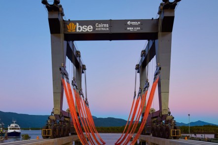 AUSTAL CAIRNS MOBILE BOAT HOIST